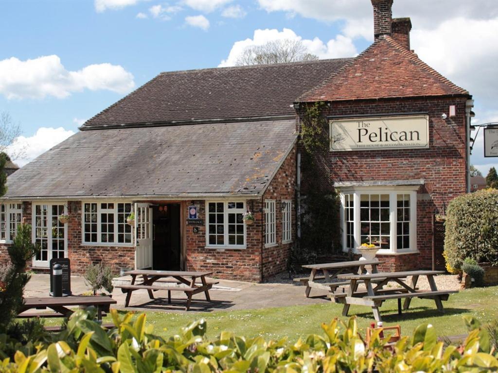 The Pelican Inn Froxfield  Bagian luar foto